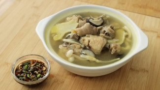 Coba Sup Ayam Pakai Air Kelapa! Sensasi Kaldu Gurih Jadi Hidangan Makin Spesial