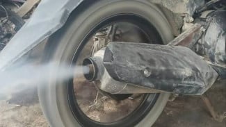 Tak Perlu Bongkar Mesin, Begini Trik Mengatasi Knalpot Motor Matic Keluar Asap