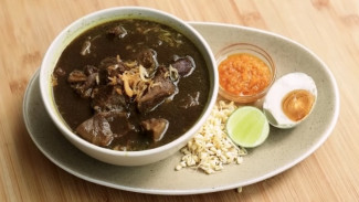 Hemat Waktu Tanpa Kompor, Rawon Khas Jawa Timur Tetap Lezat dengan Aroma Sedap!
