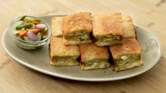 Sulap Roti Tawar Jadi Martabak Telur Super Praktis dalam 15 Menit, Cocok Buat Camilan Sore!
