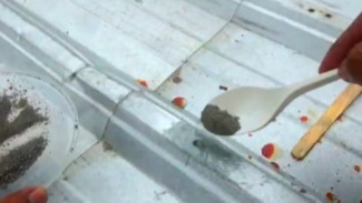 Sakti! Tambal Atap Baja Ringan Berlubang dengan Campuran Ajaib Styrofoam, Bensin, dan Pasir, Ternyata Ampuh Banget!