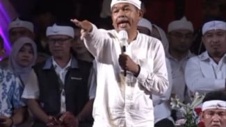 Dedi Mulyadi Marah Besar Usai Suporter Persikas Bentang Spanduk di Acara Nganjang Ka Warga: Punya Otak Kamu