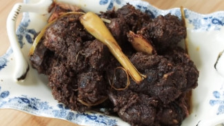 Cara Bikin Rendang Daging Khas Padang, Tahan Berbulan-bulan Tanpa Basi