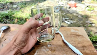 Gelas Buram Auto Kinclong Kembali, Begini Caranya Cuma Modal Bahan Sederhana