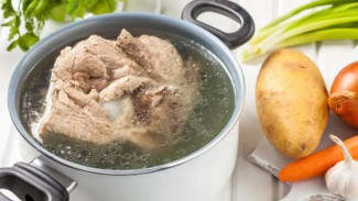 Teknik Merebus Daging Agar Cepat Empuk Tanpa Presto, Hemat Gas dan Waktu!