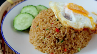 Rahasia Membuat Nasi Goreng Telur Ceplok Lezat, Cukup Pakai 5 Tips Mudah Ini!