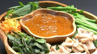 Ingin Sambal Pecel Autentik, Coba Tips Khas Blitar Ini, Dijamin Pedas Mantap!