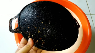 Trik Ampuh Bersihkan Wajan Gosong,  Peralatan Masak Bersih Kinclong dalam Sekejap!