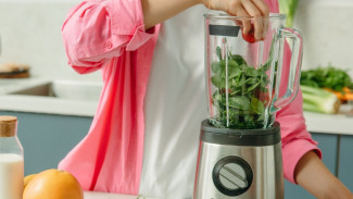 Pisau Blender Jadi Tajam Hanya Pakai Limbah Dapur, Trik Ini Bikin Semua Ibu Rumah Tangga Tercengang