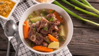 Nikmati Sop Buntut Lezat Ala Restoran di Rumah, Ternyata Caranya Segampang Ini!