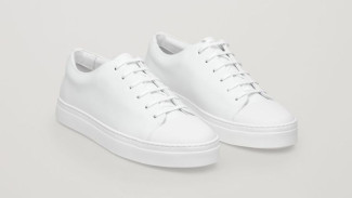 Sepatu Putih Jadi Kuning Habis Dicuci? Kinclongin Lagi Pakai Trik Ini!