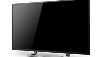 Cara Aman Bersihin Layar TV LED, Cukup Pakai Minyak Kayu Putih!