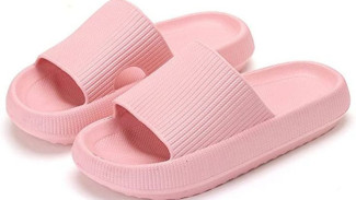 Sandal Kotor Membandel? Bersihin Aja Tanpa Disikat, Cuma Modal 1 Bahan!