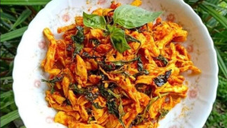 Hidangan Ayam Suwir Pedas Gurih Mudah Dibuat, Bisa Jadi Bisnis Rumahan