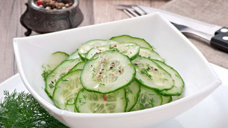 Salad Timun Cocok Buat Vegan, Coba Pakai Cara Ini Biar Tambah Segar dan Lezat