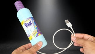 Cuma Modal Botol Bekas dan Charger Rusak, Bikin Lampu Dinding Estetik ala Kafe Kekinian!