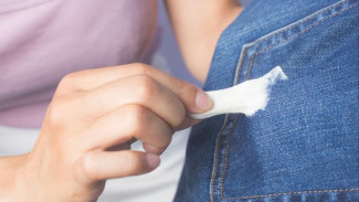 Ternyata Lakban Bisa Hempas Noda Permen Karet Membandel! Ini Kombinasi Trik Ampuh Biar Bersih Lagi