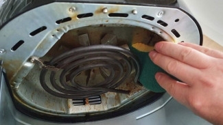 Trik Aman Bersihkan Air Fryer Biar Kinclong dan Awet, Auto Bisa Dipakai Sepanjang Masa!