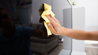 Cara Bersihin Layar TV LED Tanpa Bikin Rusak! Ternyata Selama Ini Salah Terus!