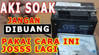 Aki Motor Soak Bikin Emosi? Begini Trik Isian Air Zuur Biar Starter Langsung Nendang Lagi!