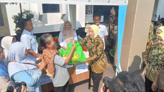 HUT IAD XXV Digelar, Warga Serbu Bazar Murah di Kantor Kejaksaan Subang