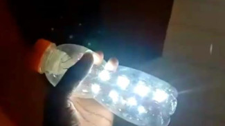 Gak Perlu Beli Lampu Emergency Mahal! Yuk, Buat dari Botol Bekas dan Barang Bekas Elektronik, Simak Caranya!