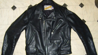 Cara Tepat Mencuci Jaket Kulit Agar Awet, Keren Tampak Seperti Baru!