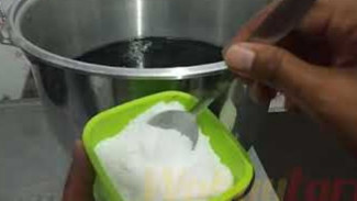 Celana Hitam Kusam? Begini Cara Simpel Mewarnainya Ulang Biar Kinclong Lagi Kayak Baru Beli!