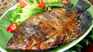 Tips Jitu Ikan Bakar Gurih dan Anti Gosong, Meresap Sempurna Pakai Bumbu Kecap!