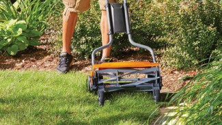 10 Rekomendasi Mesin Potong Rumput Terbaik untuk Halaman Rumah Luas