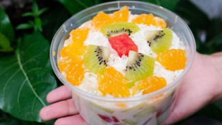 Cara Bikin Salad Buah dengan Bahan Seadanya, Kualitas Bintang Lima, Cocok Juga untuk Jualan!