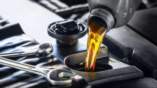 Jangan Asal Ganti Oli, Ini 10 Oli Mobil Terbaik 2025