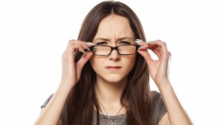 7 Nutrisi Penting untuk Menjaga Kesehatan Mata Hingga Usia Lanjut