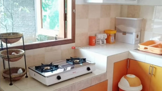 Hemat Budget! 7 Trik Menata Dapur Sempit Tanpa Kitchen Set Ini Bikin Dapur Tetap Rapi dan Keren!