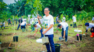 PJT II Tanam Serentak 1.145 Pohon, Rayakan 58 Tahun Pengabdian dan 100 Tahun Bendung Walahar