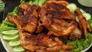 Sensasi Pedas & Smoky! Ini Dia Cara Buat Ayam Bakakak Khas Sunda yang Lezat