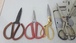 Rahasia Gunting Tumpul Bisa Tajam Lagi, Trik Aneh Pakai Batu dan Benang Bikin Kaget Semua Orang