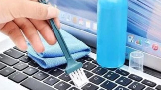 Cara Membersihkan Laptop yang Benar Agar Bersih Maksimal, Bukan Pakai Kertas Tissue!