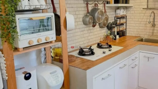 Auto Fungsional! Inspirasi Desain Dapur Bentuk L Ini Bikin Rumah Anti Ribet!