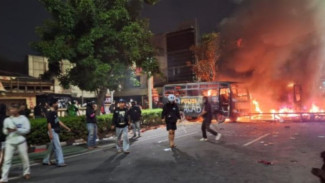 Massa Rusak Markas Polisi, Wakapolri Ingatkan Negara Tidak Boleh Kalah Perusuh