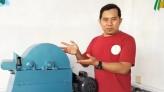 Pemuda Subang Ini Olah Daun Nanas Jadi Kain Eksklusif