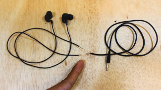 Trik Jitu Menyambung Kabel Earphone Rusak Tanpa Beli Baru Lagi