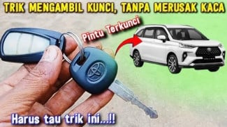 Kunci Tertinggal di Mobil? Begini Cara Ambil Pakai Bambu dalam Hitungan Detik!