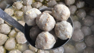 Tips Membuat Bakso Agar Kenyal dan Lezat, Bisa Buat Sendiri di Rumah!