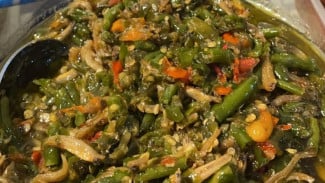 Cara Membuat Sambal Ijo Ikan Teri yang Enak, Dijamin Makan Tambah Lahap!