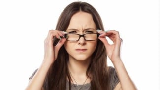 Penglihatan Mata Berkurang Seiring Meningkatnya Usia? Ini 7 Tips Menjaga Kesehatan Mata yang Mudah Dilakukan