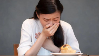 Jangan Panik! Begini Pertolongan Pertama Saat Keracunan Makanan
