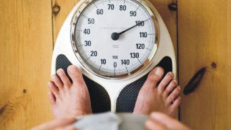 Berat Badan Naik Terus Padahal Sudah Kurangi Makan? Ternyata Ini Alasannya!