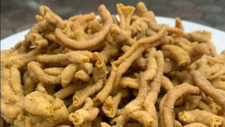 Terkuak! Ternyata Ini Rahasia Membuat Usus Krspi yang Kriuk Tahan Lama