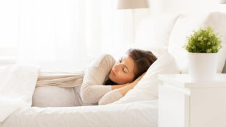 Posisi Tidur Ibu Hamil yang Benar Agar Janin Sehat dan Ibu Nyaman